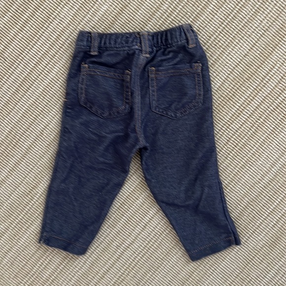 Carter’s baby denim in sizes 3, 6, 9 and 18 months - Picture 6 of 6